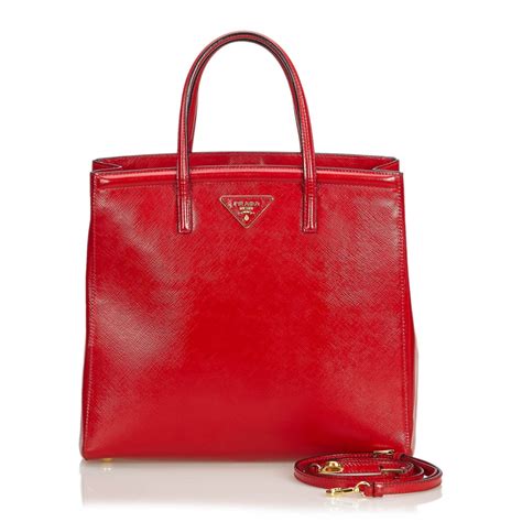 prada borsa rossa vernice